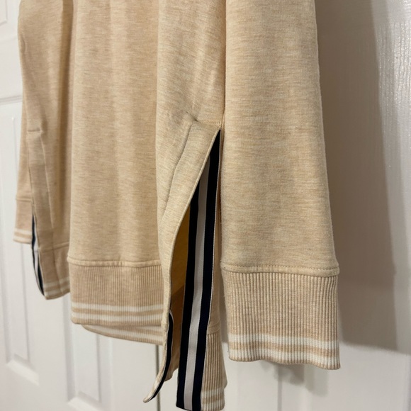 Vineyard Vines - Sweater - cream, white and navy - size large - Picture 3 of 3